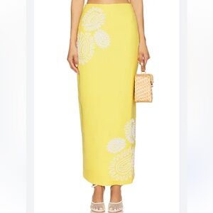 Elegant Yellow Pencil Skirt with Paisley Design